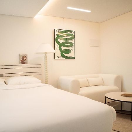 Uh Flat The Seocho Apartment Сеул Екстериор снимка