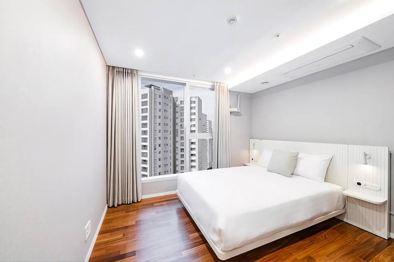 Uh Flat The Seocho Apartment Сеул Екстериор снимка