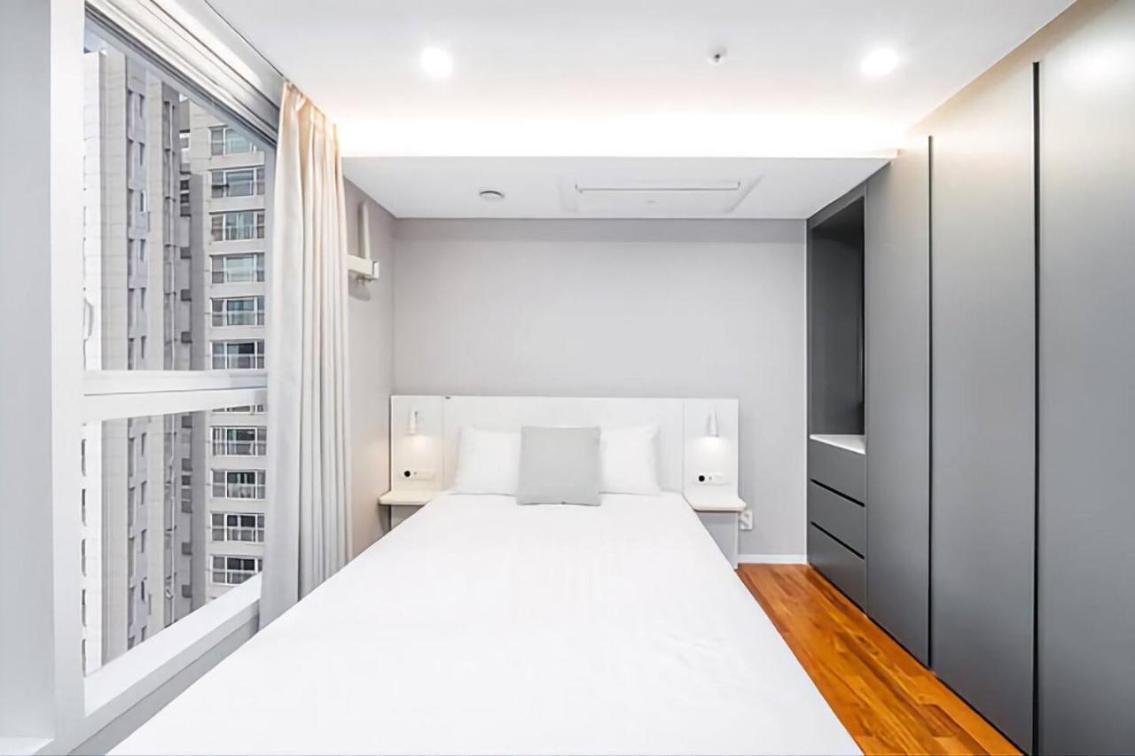 Uh Flat The Seocho Apartment Сеул Екстериор снимка