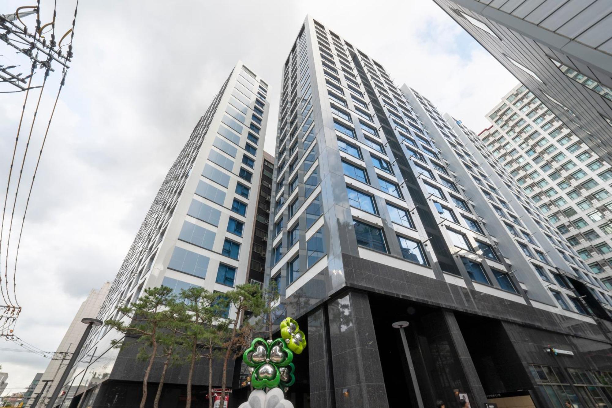 Uh Flat The Seocho Apartment Сеул Екстериор снимка
