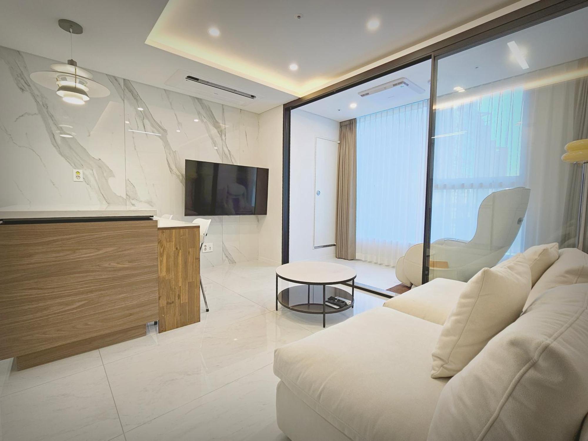 Uh Flat The Seocho Apartment Сеул Екстериор снимка