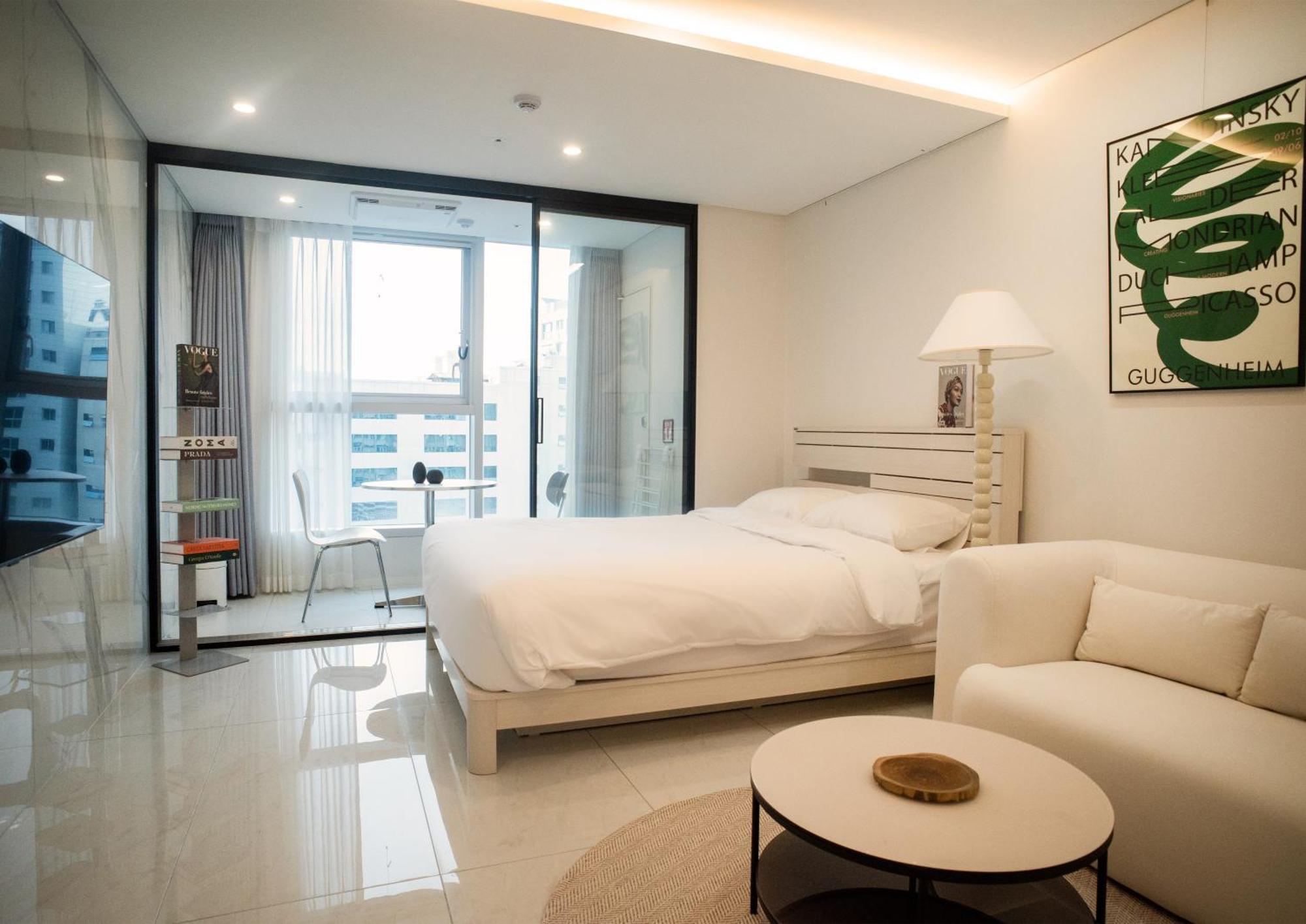 Uh Flat The Seocho Apartment Сеул Екстериор снимка