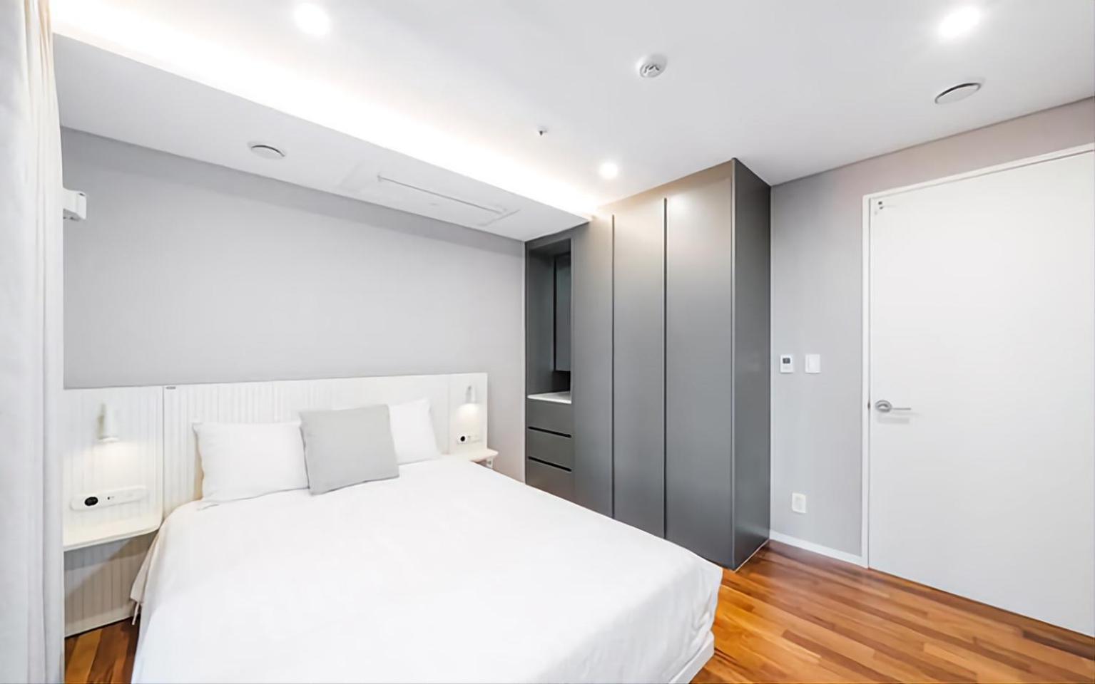 Uh Flat The Seocho Apartment Сеул Екстериор снимка
