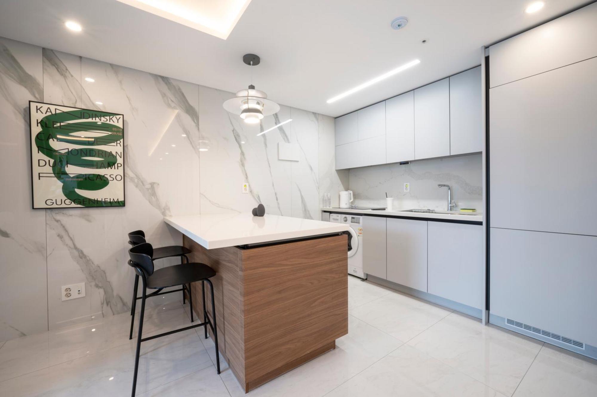 Uh Flat The Seocho Apartment Сеул Екстериор снимка