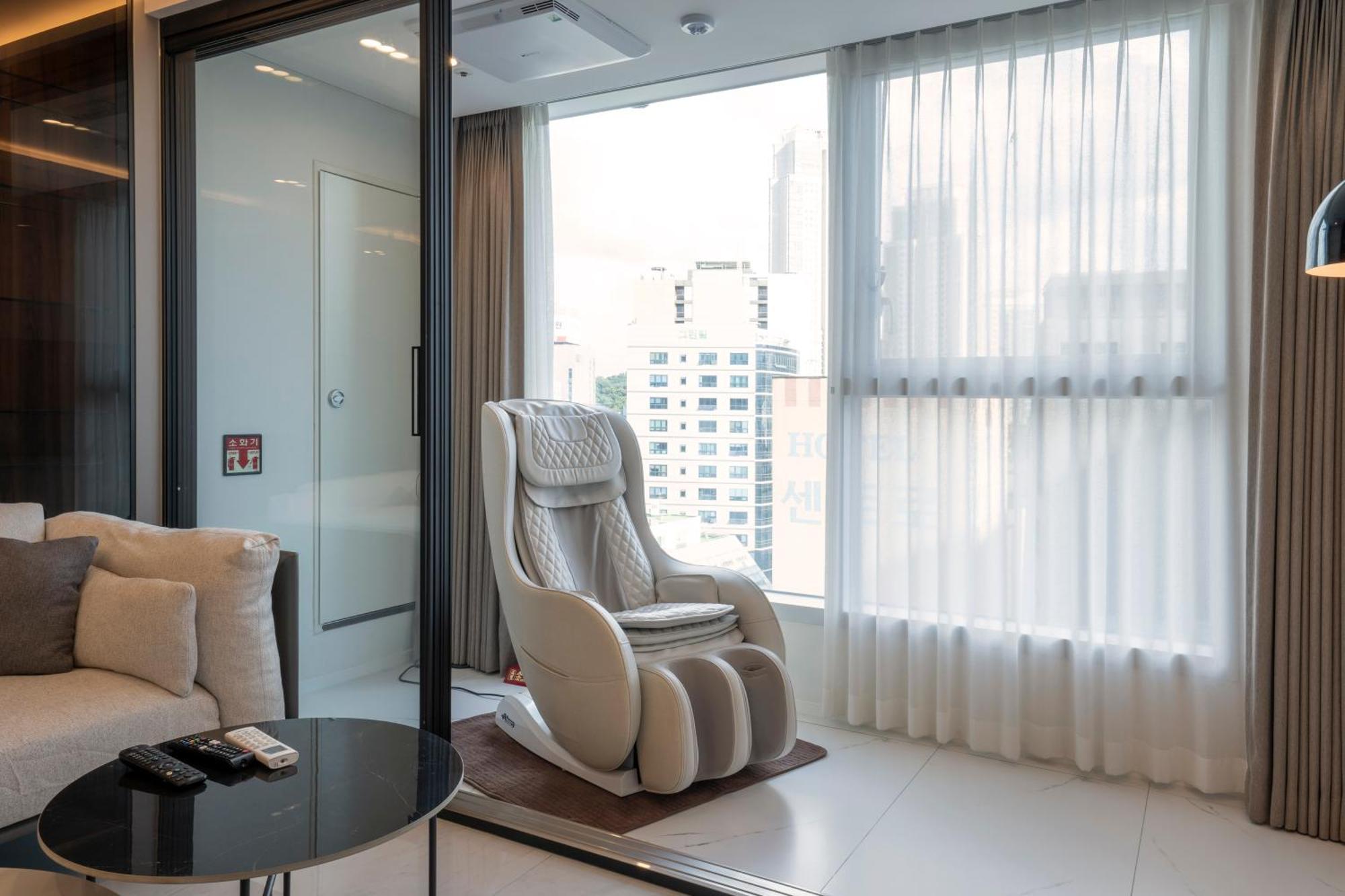 Uh Flat The Seocho Apartment Сеул Екстериор снимка